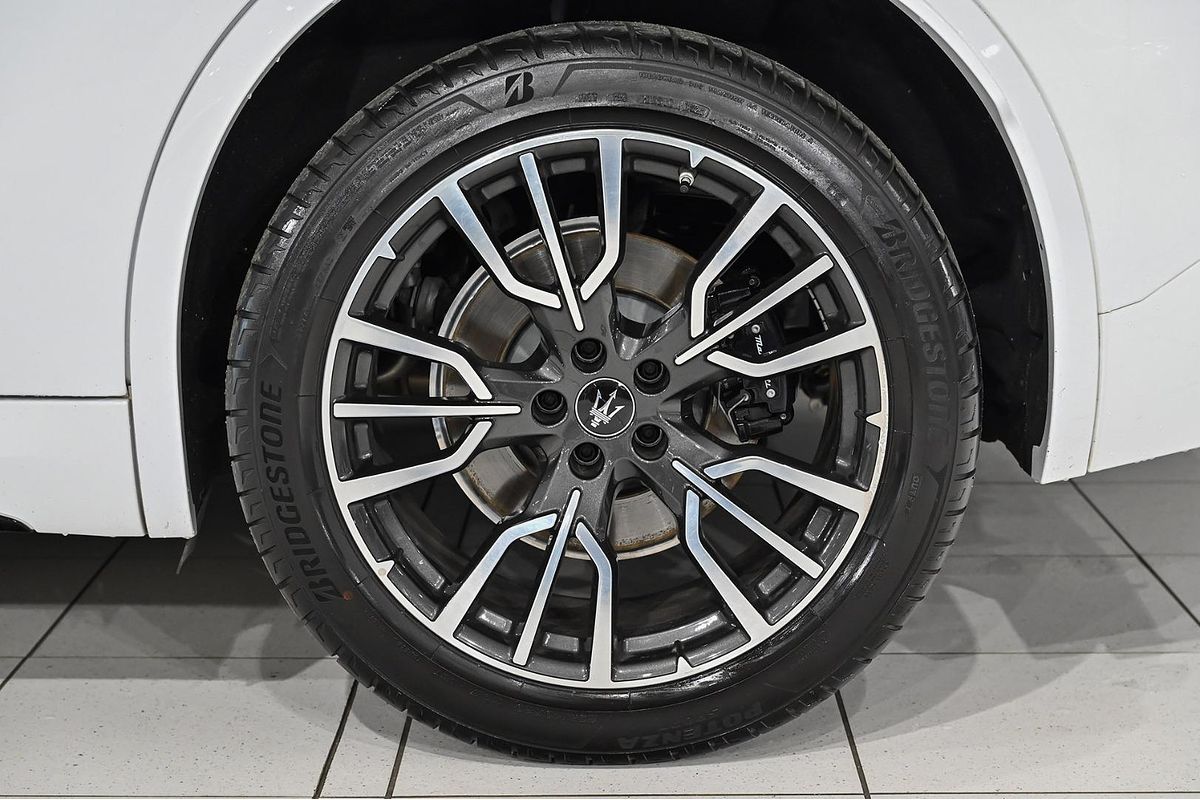 2023 Maserati Grecale Modena M182