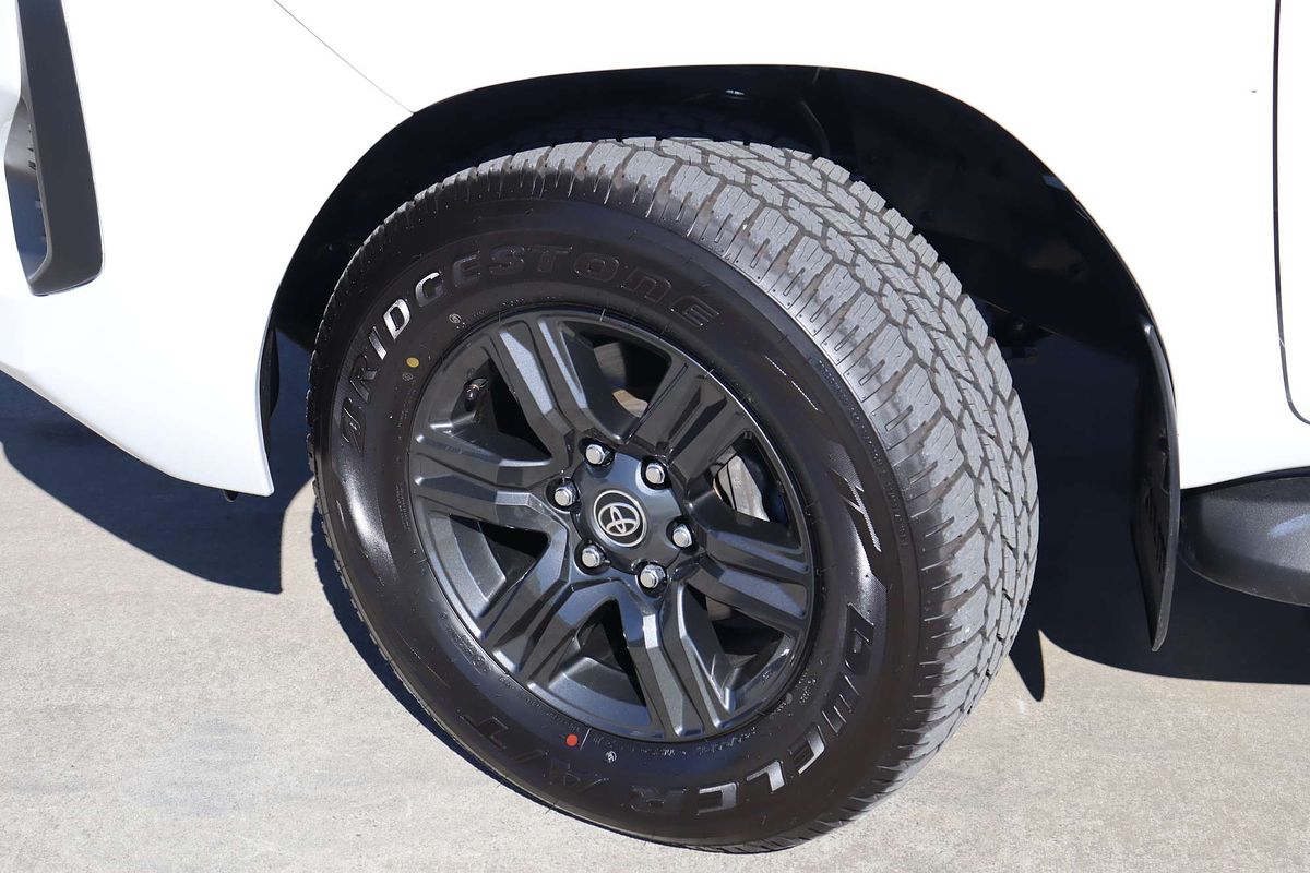 2024 Toyota Hilux SR GUN126R 4X4