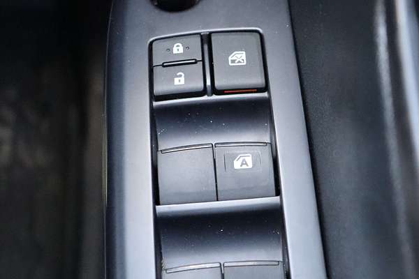 2024 Toyota Hilux SR GUN126R 4X4