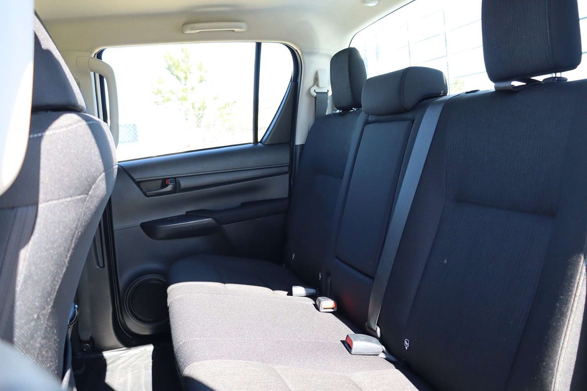2024 Toyota Hilux SR GUN126R 4X4