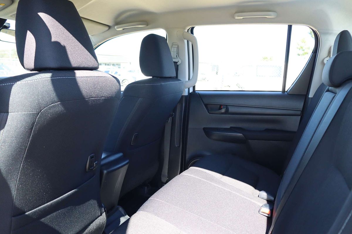 2024 Toyota Hilux SR GUN126R 4X4