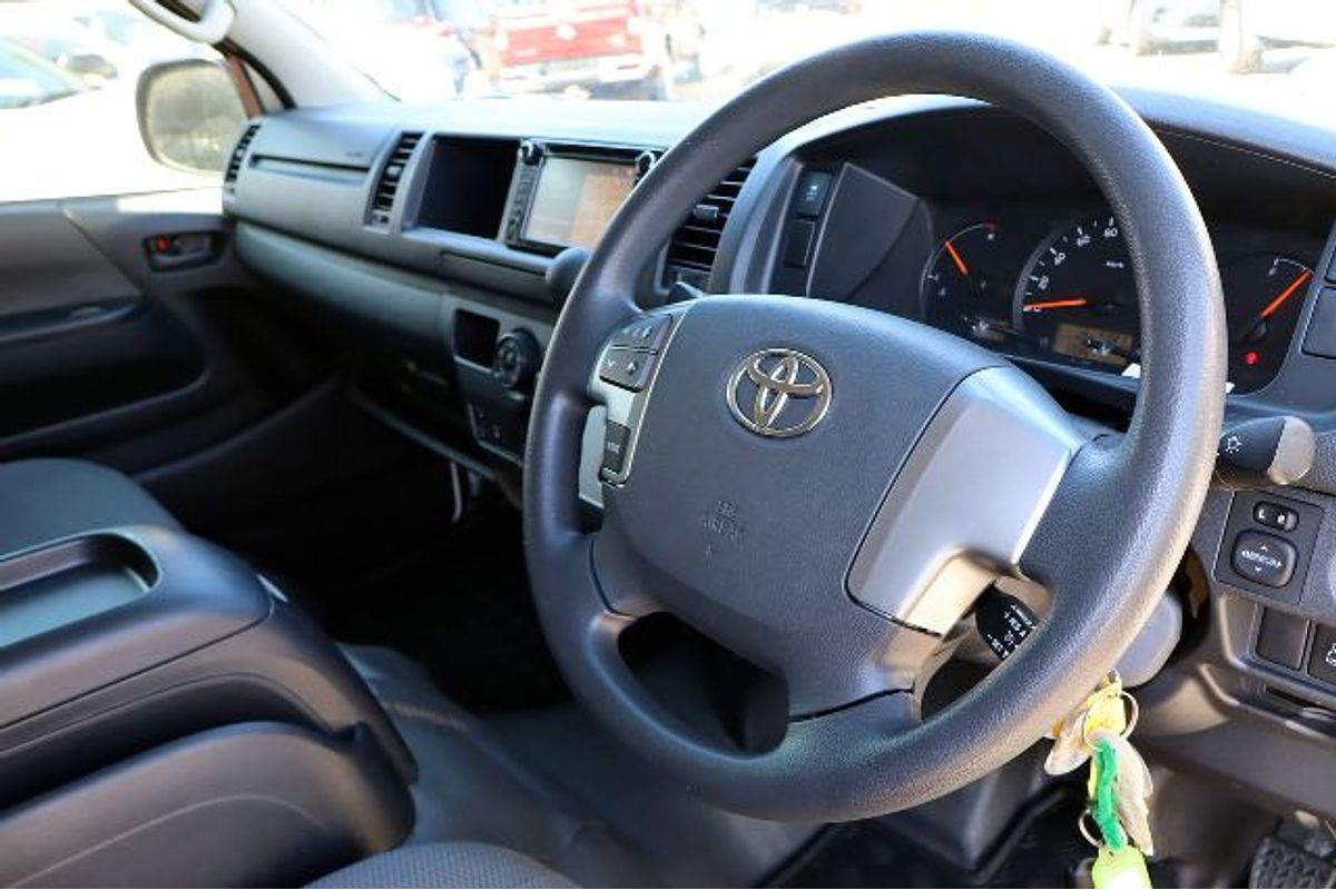 2018 Toyota Hiace Commuter KDH223R