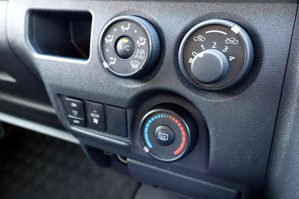 2018 Toyota Hiace Commuter KDH223R