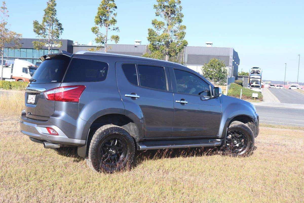 2020 Isuzu MU-X LS-T