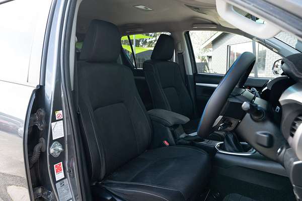 2015 Toyota Hilux SR5 GUN126R 4X4