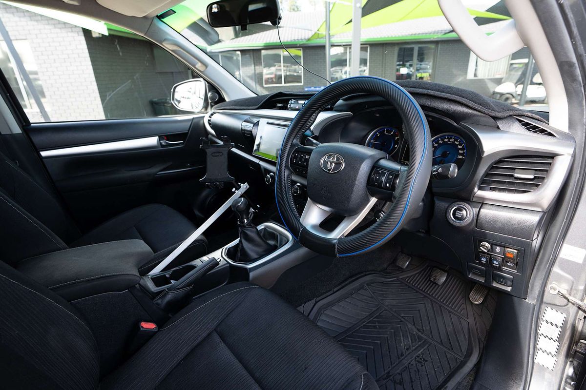 2015 Toyota Hilux SR5 GUN126R 4X4