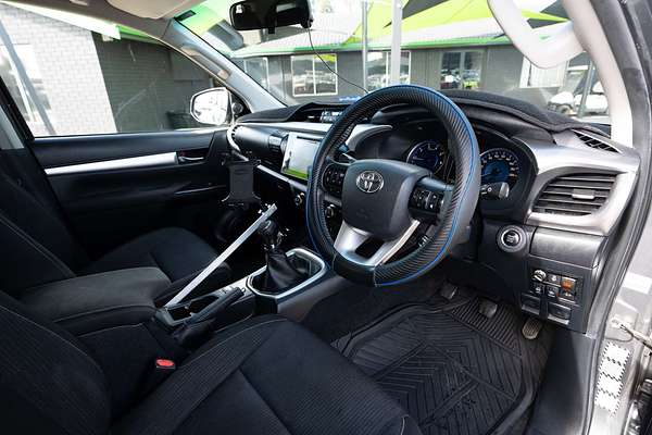 2015 Toyota Hilux SR5 GUN126R 4X4