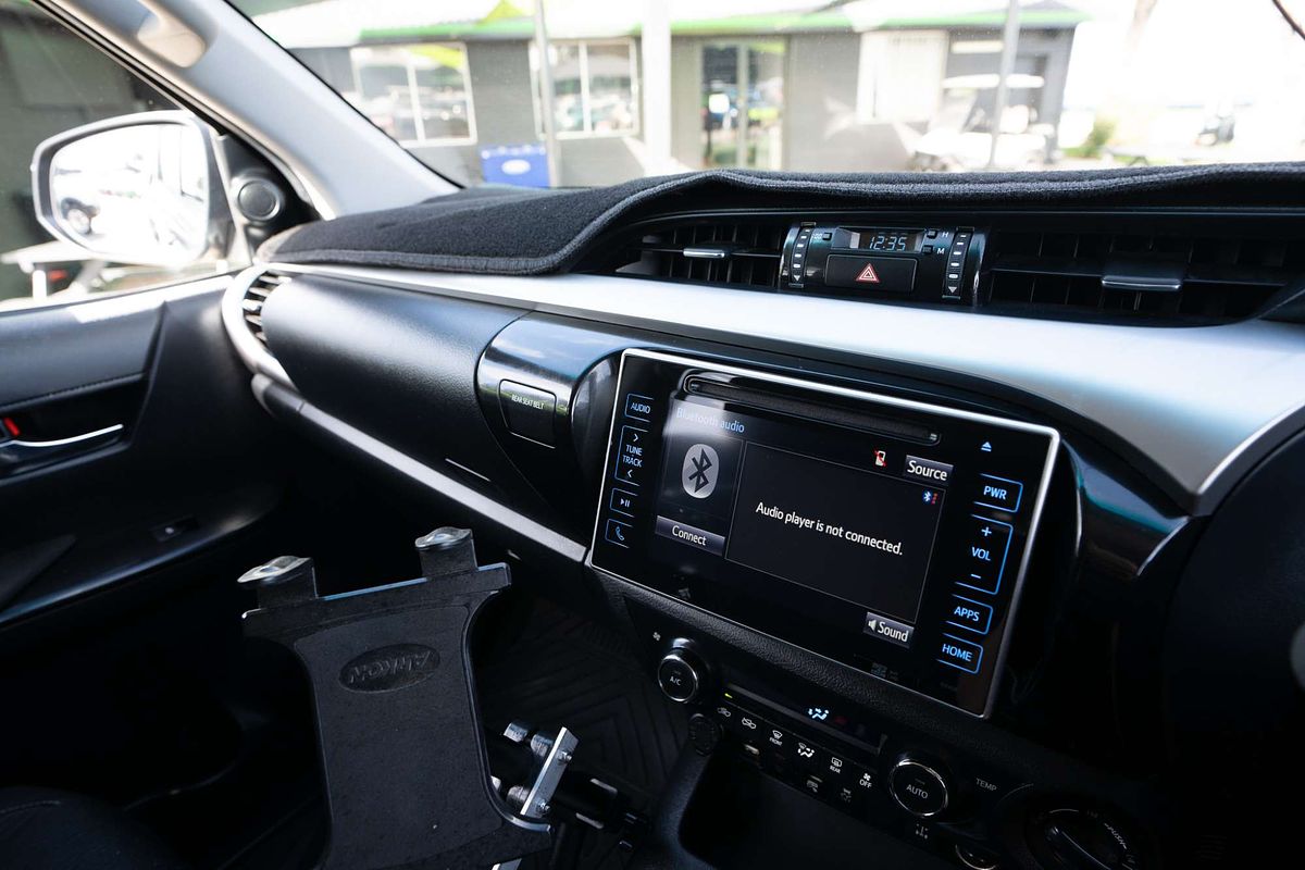 2015 Toyota Hilux SR5 GUN126R 4X4