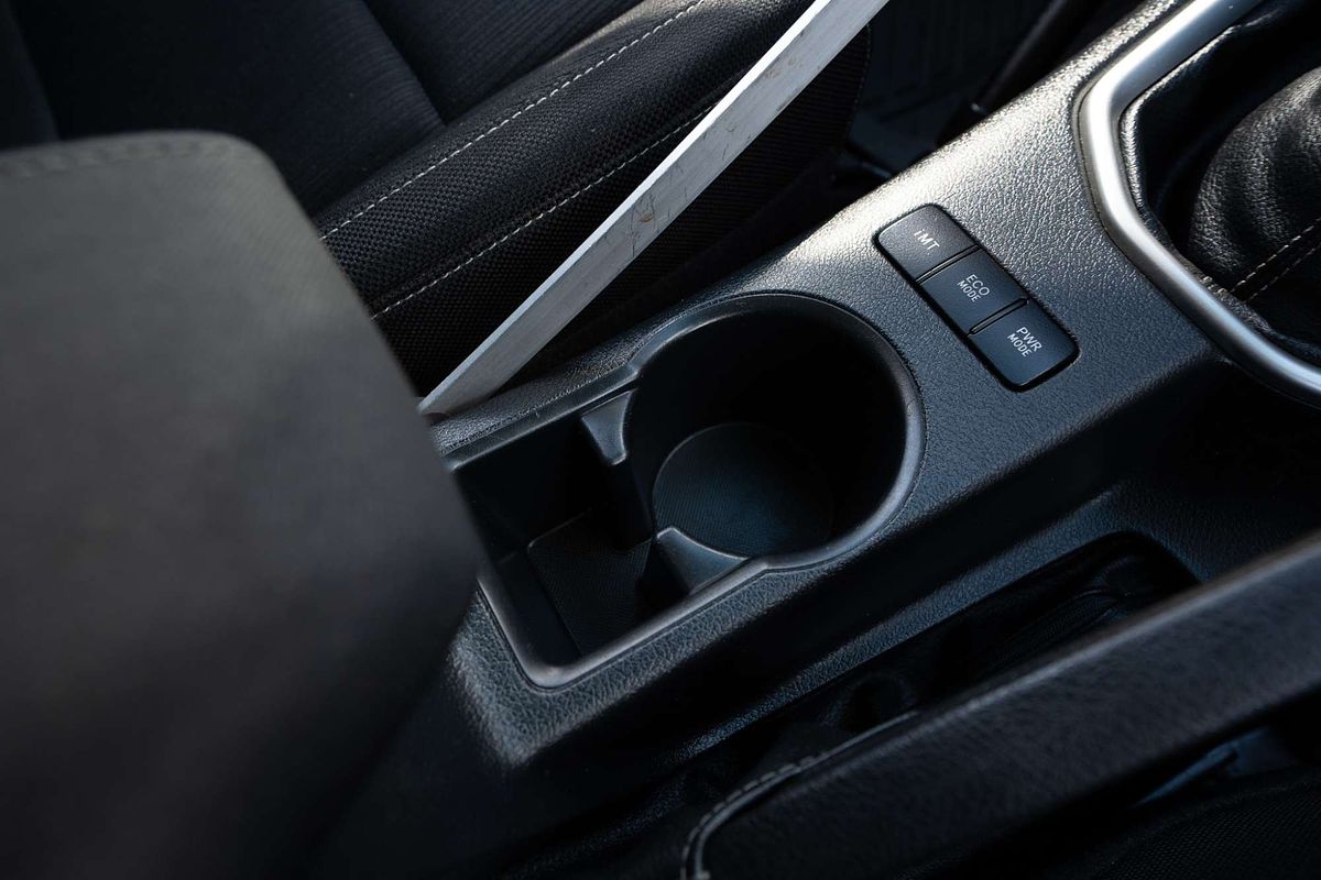 2015 Toyota Hilux SR5 GUN126R 4X4