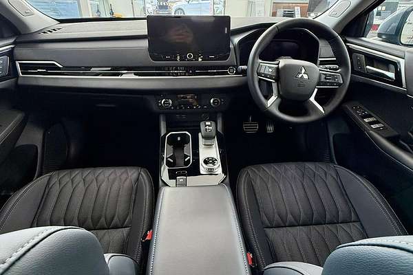 2025 Mitsubishi Outlander Exceed ZM