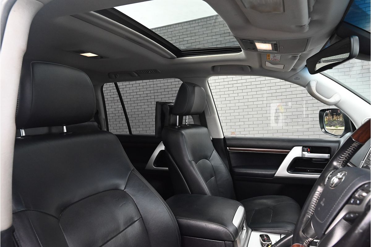 2018 Toyota Landcruiser Sahara VDJ200R