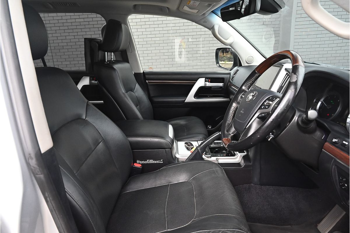 2018 Toyota Landcruiser Sahara VDJ200R