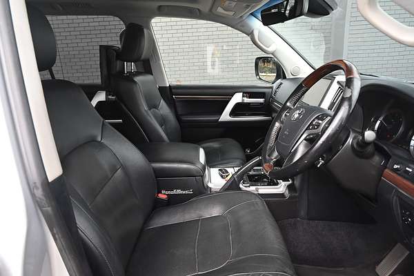 2018 Toyota Landcruiser Sahara VDJ200R