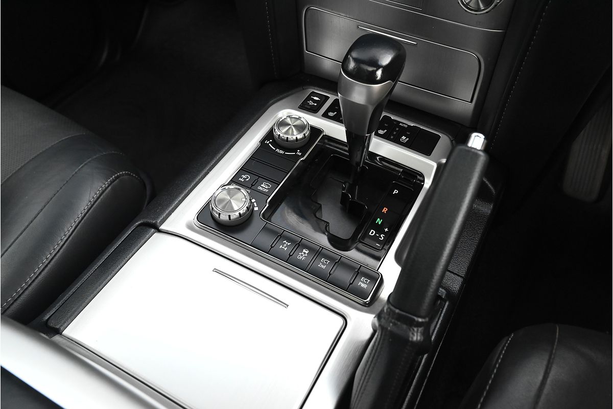 2018 Toyota Landcruiser Sahara VDJ200R