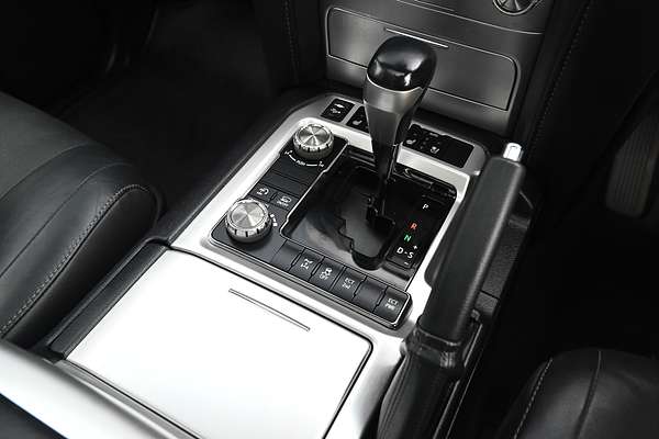 2018 Toyota Landcruiser Sahara VDJ200R