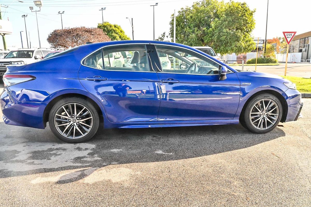 2024 Toyota Camry SL AXVH70R