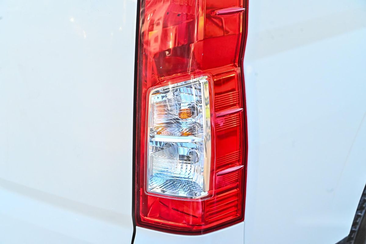 2019 Toyota Hiace Commuter GDH322R