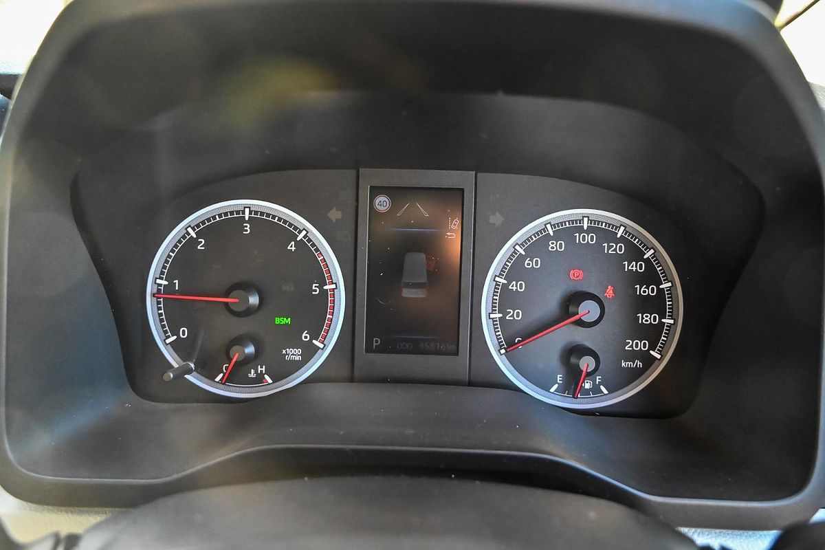 2019 Toyota Hiace Commuter GDH322R