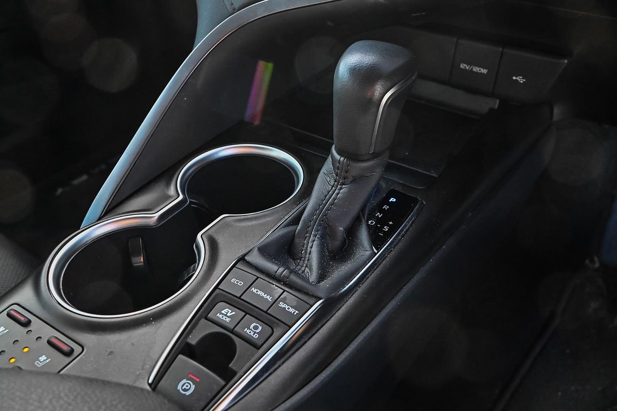 2024 Toyota Camry SL AXVH70R