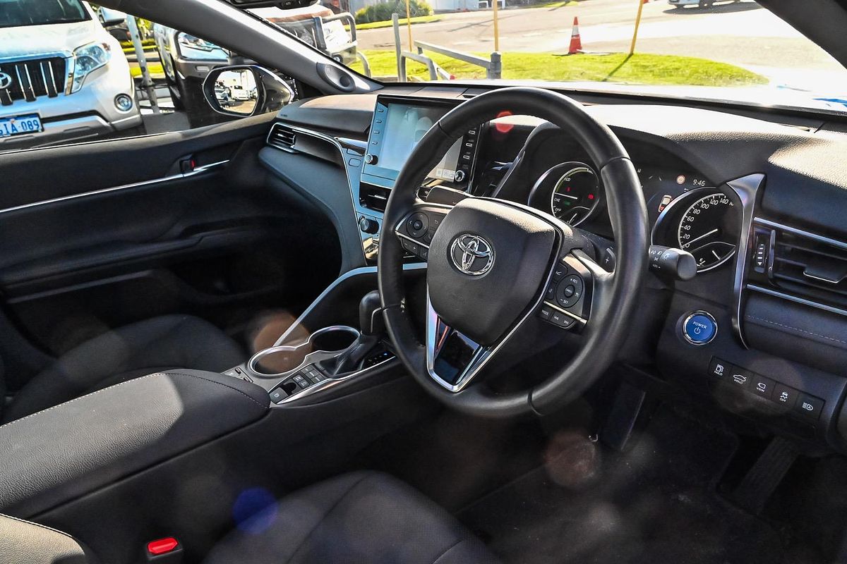 2024 Toyota Camry SL AXVH70R