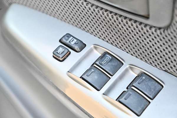 2011 Toyota Hilux SR5 KUN26R 4X4