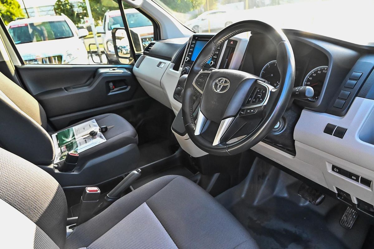 2019 Toyota Hiace Commuter GDH322R