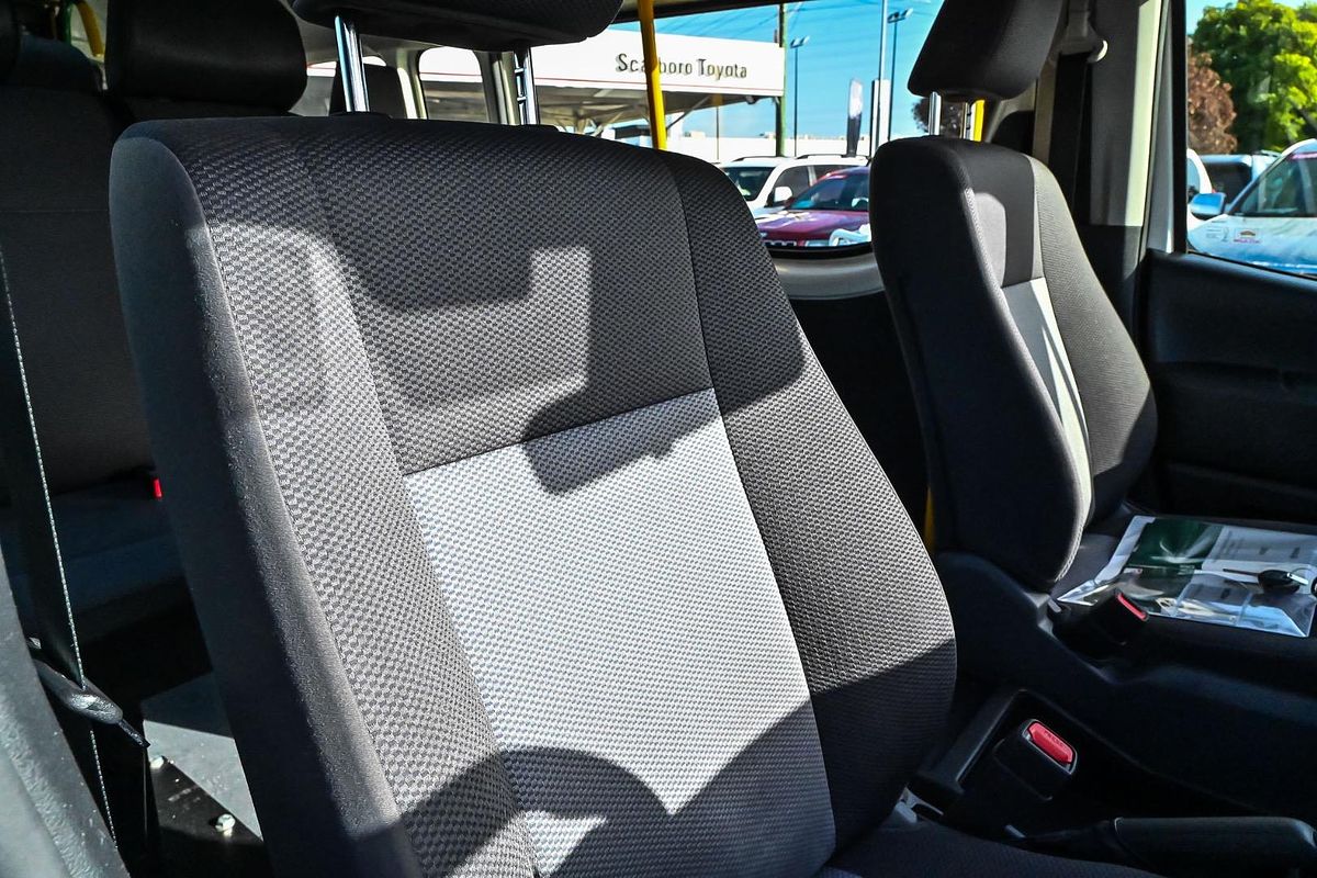 2019 Toyota Hiace Commuter GDH322R