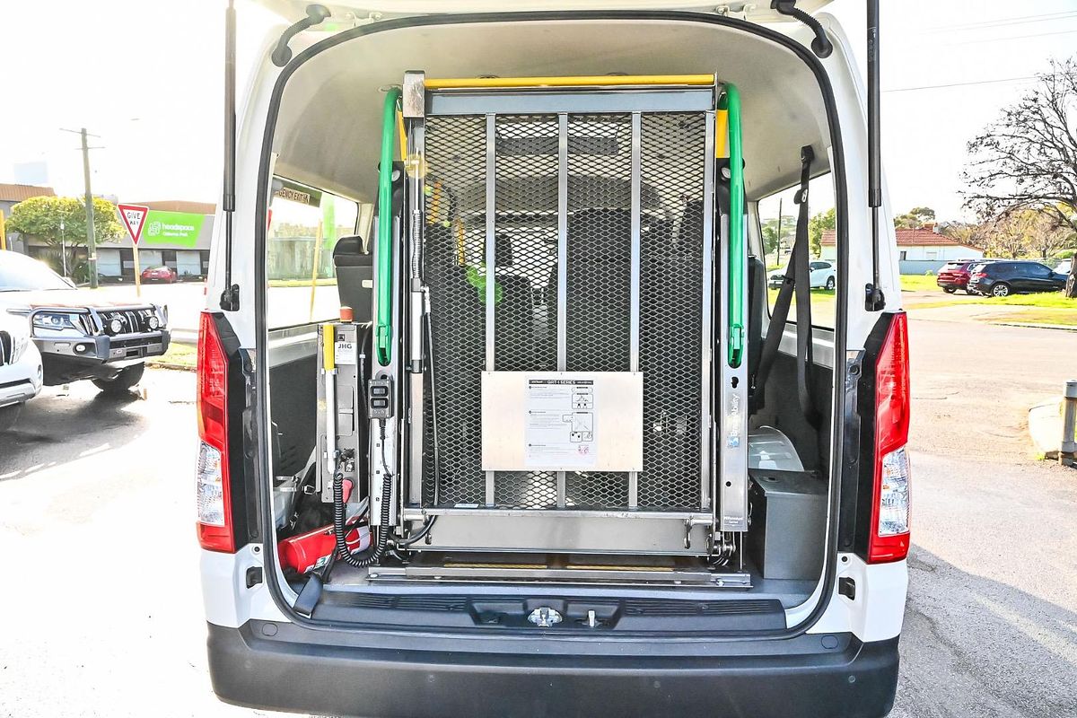 2019 Toyota Hiace Commuter GDH322R