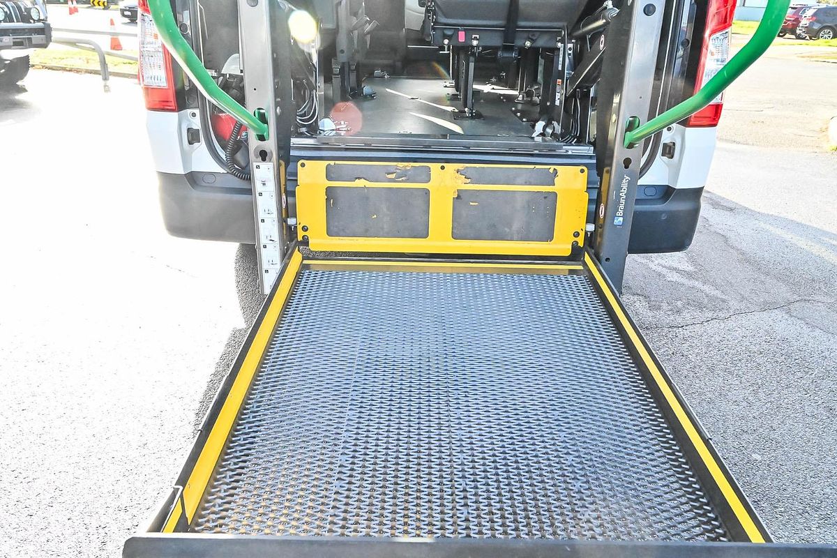 2019 Toyota Hiace Commuter GDH322R