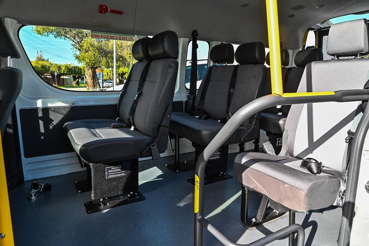 2019 Toyota Hiace Commuter GDH322R