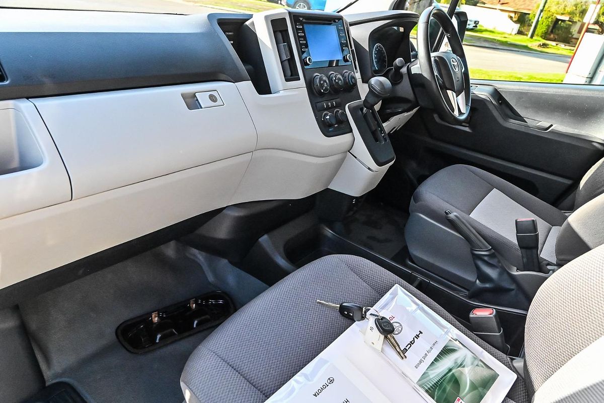 2019 Toyota Hiace Commuter GDH322R