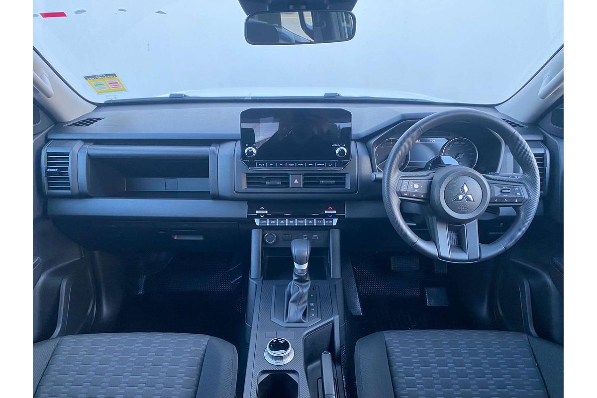 2025 Mitsubishi Triton GLX MV 4X4