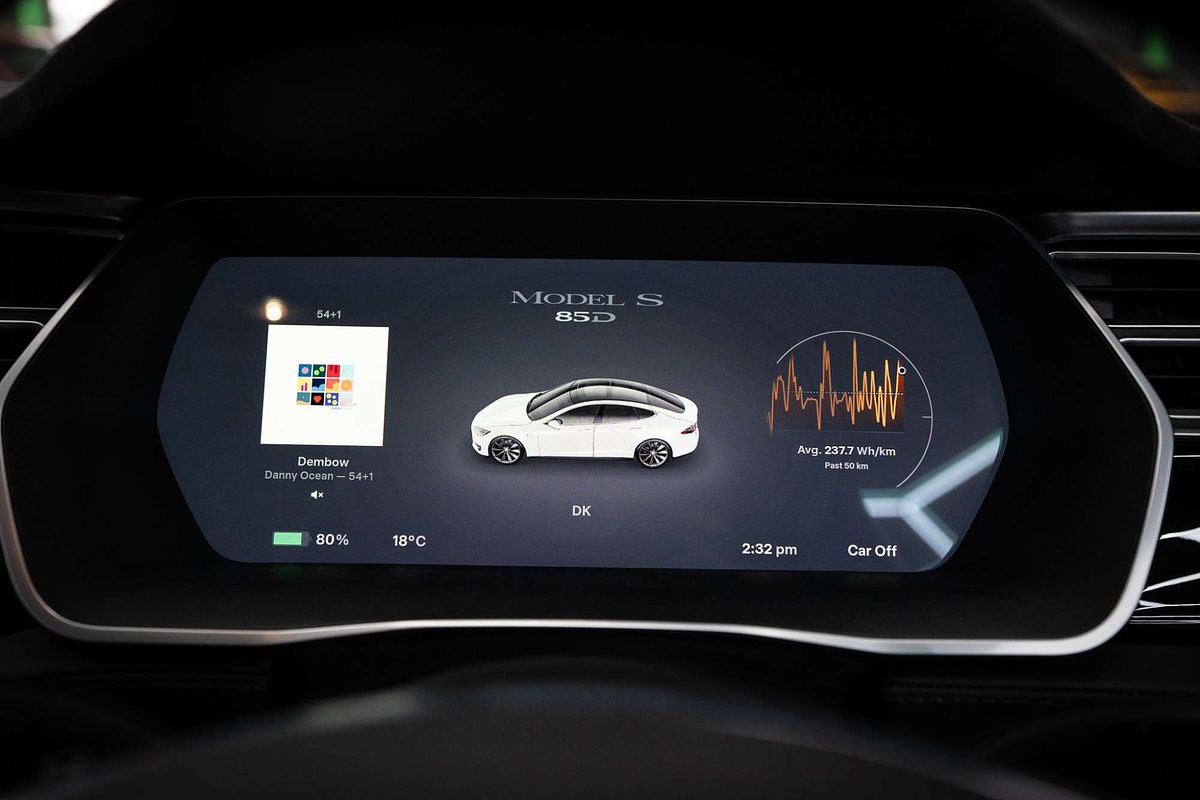 2015 Tesla Model S 85D