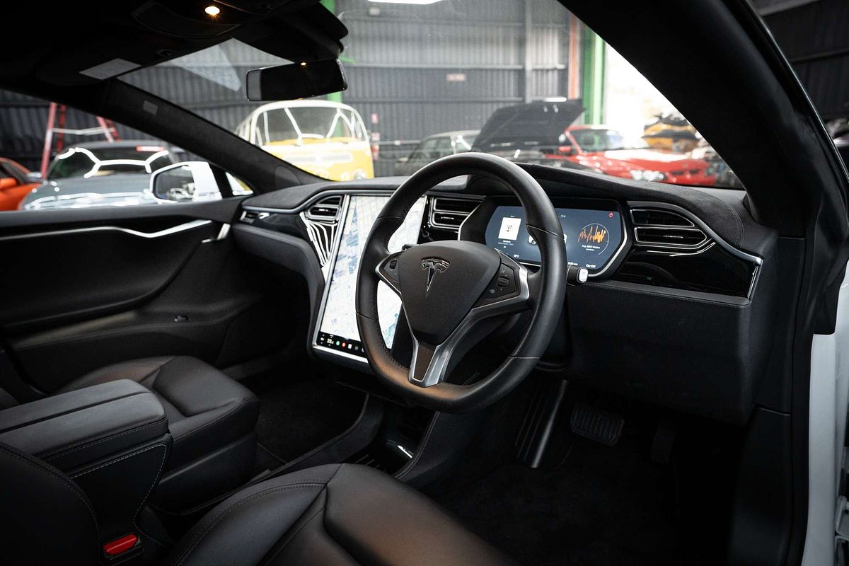 2015 Tesla Model S 85D
