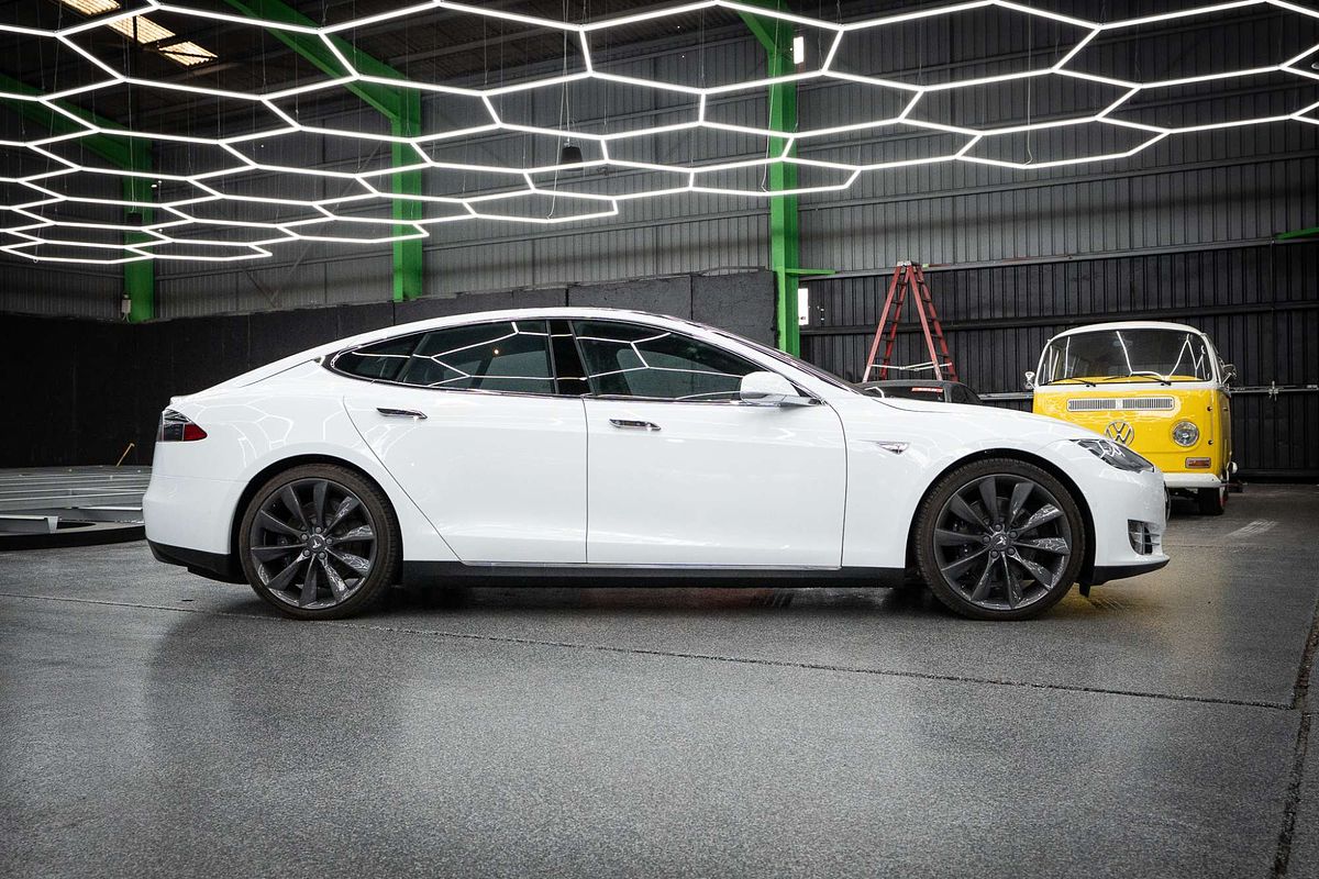 2015 Tesla Model S 85D