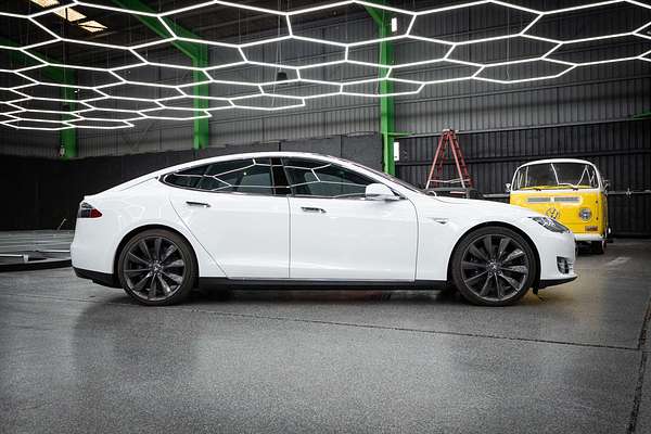 2015 Tesla Model S 85D