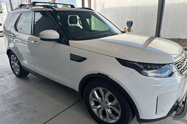 2017 Land Rover Discovery SD4 SE Series 5