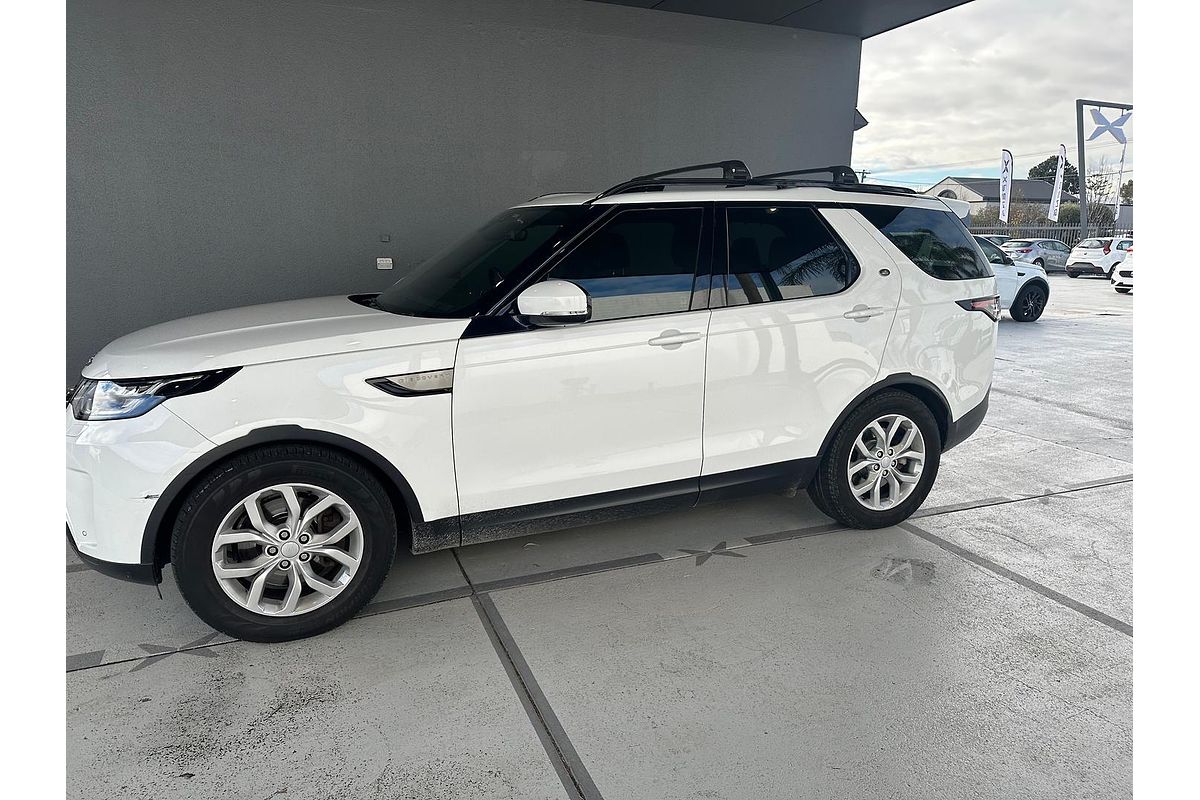 2017 Land Rover Discovery SD4 SE Series 5