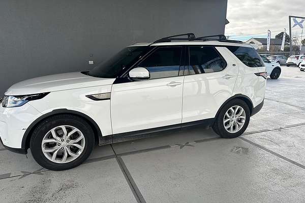 2017 Land Rover Discovery SD4 SE Series 5