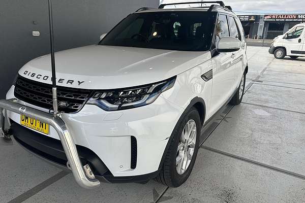 2017 Land Rover Discovery SD4 SE Series 5