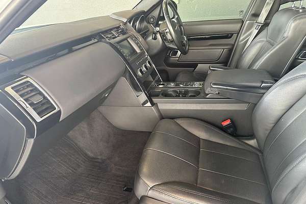 2017 Land Rover Discovery SD4 SE Series 5