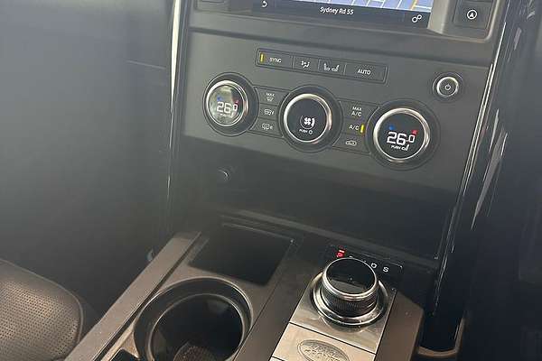 2017 Land Rover Discovery SD4 SE Series 5