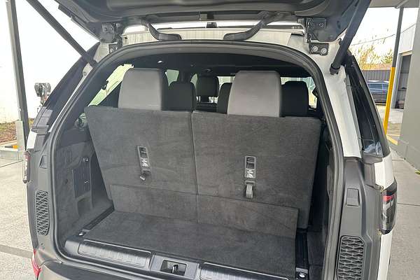 2017 Land Rover Discovery SD4 SE Series 5
