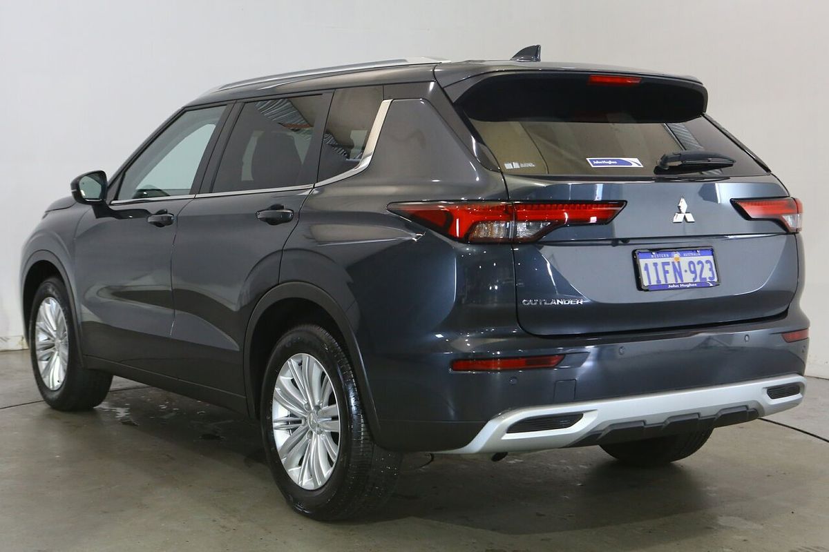 2024 Mitsubishi Outlander LS ZM