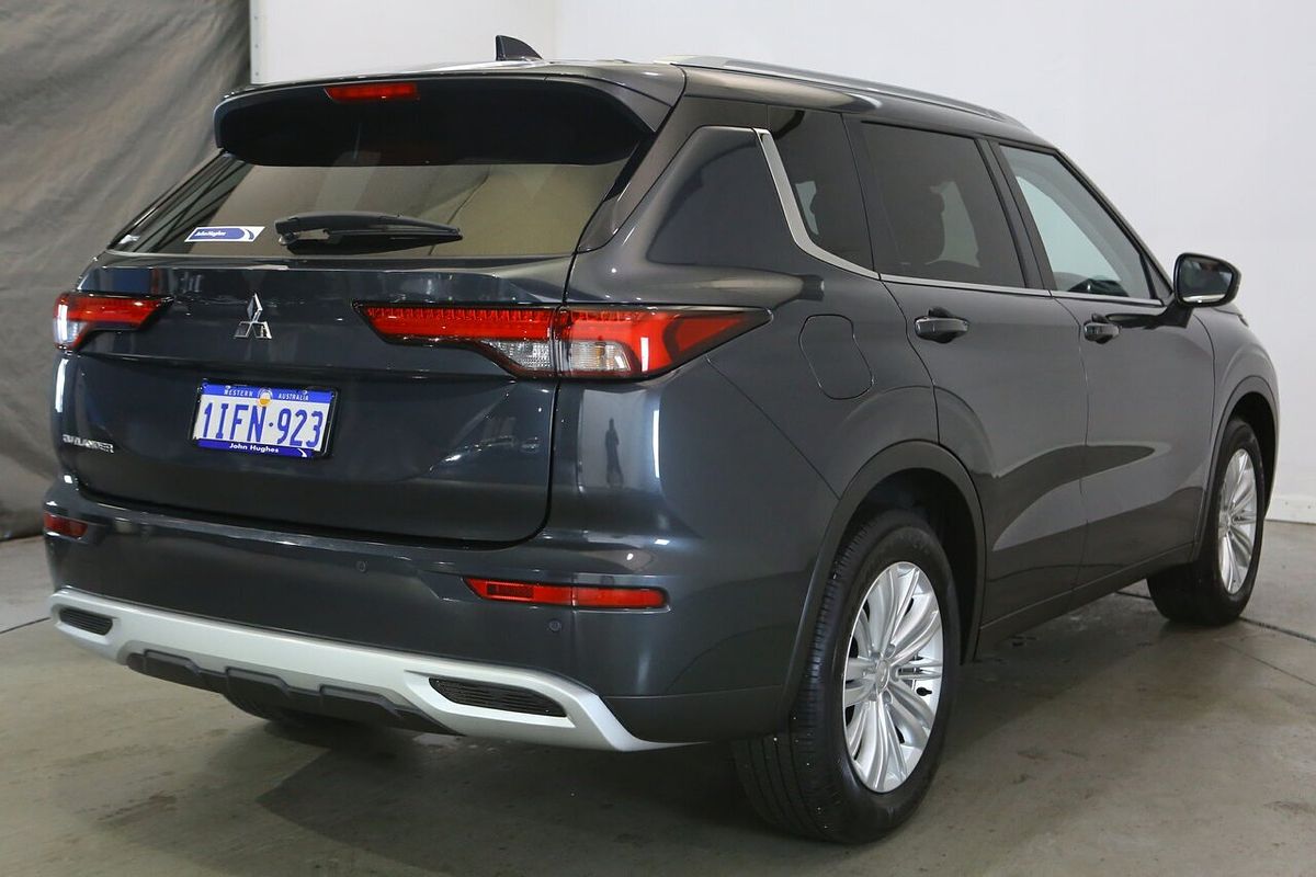 2024 Mitsubishi Outlander LS ZM