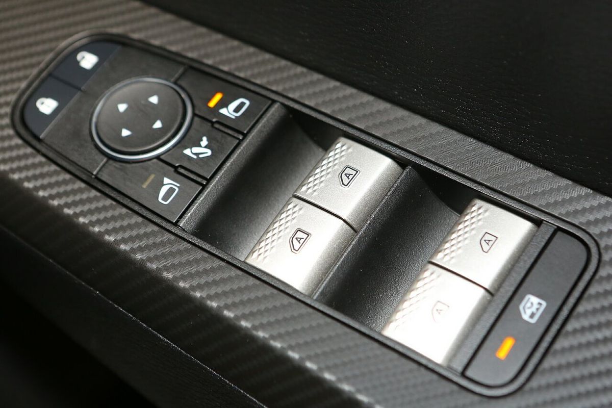 2024 Mitsubishi Outlander LS ZM