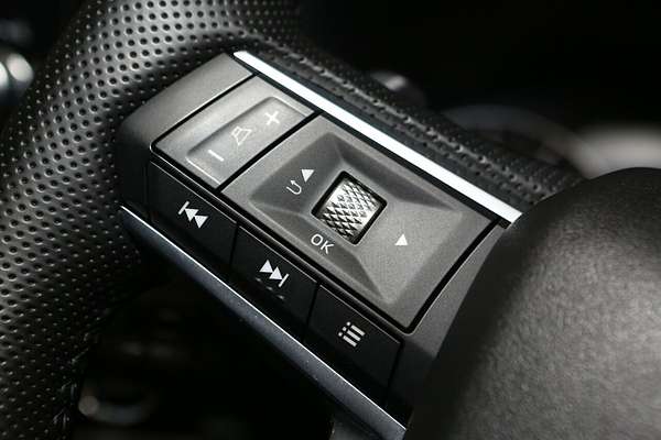 2024 Mitsubishi Outlander LS ZM