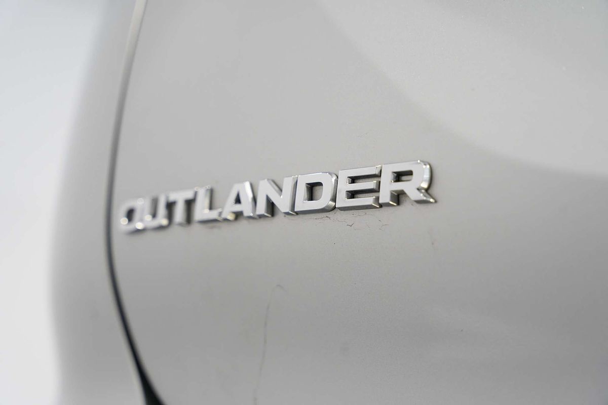 2022 Mitsubishi Outlander LS ZM