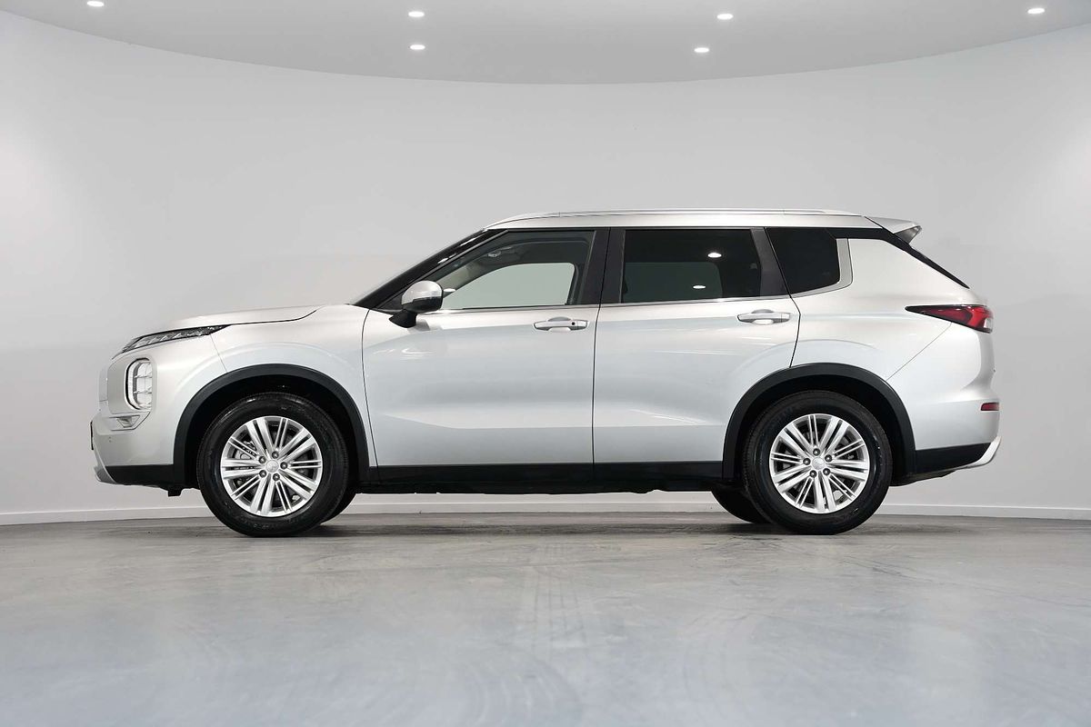 2022 Mitsubishi Outlander LS ZM