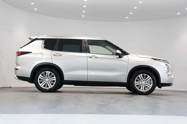 2022 Mitsubishi Outlander LS ZM